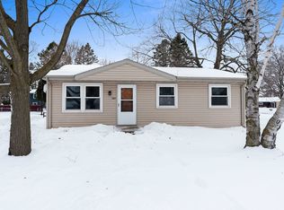 1045 Green Acres Ln, Neenah, WI 54956