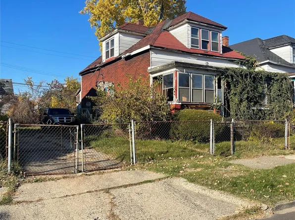 9385 Dorchester St, Detroit, MI 48214