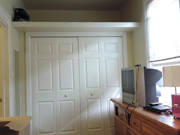 2nd image of 3448 N Oakley Ave #2