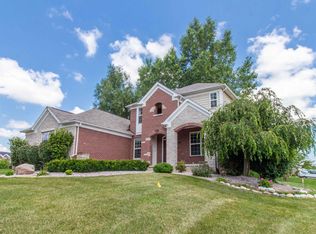 22381 Lujon Dr, Northville, MI 48167