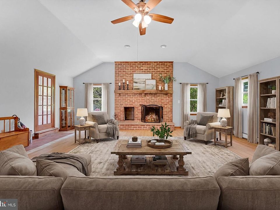 1st image of 124 Greenhill Rd