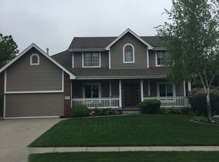 2111 Dana Ln, Papillion, NE 68133