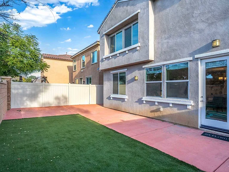 630 W Woodcrest St — Photo 45