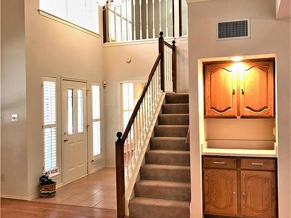 3rd image of 7820 Gibsland Dr