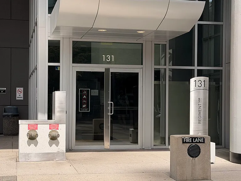 131 Regiment Sq #809 — Photo 26