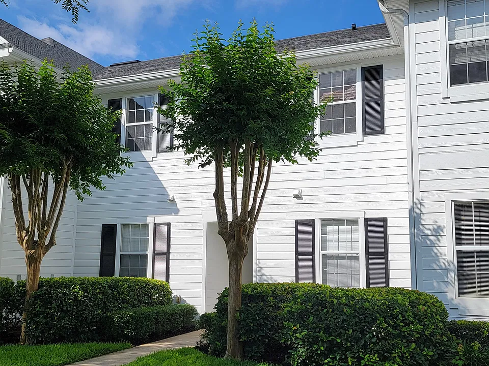 330 Southern Pecan Cir #207