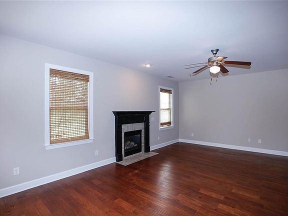 3rd image of 3380 Gables Ct