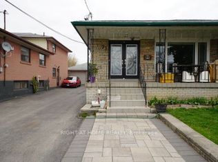 73 Buckland Rd, Toronto, ON M3L1W3