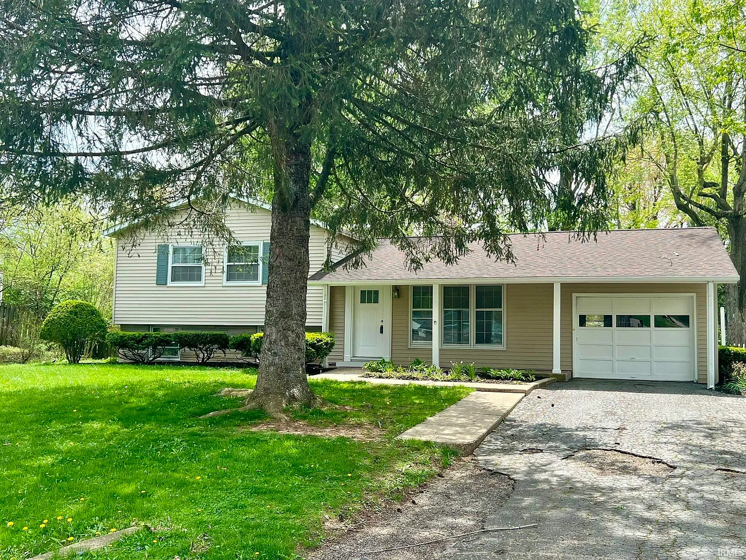 3508 E Park Ln photo 1