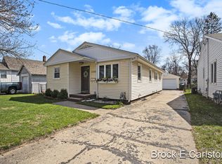 2240 Blodgett St, Muskegon, MI 49441
