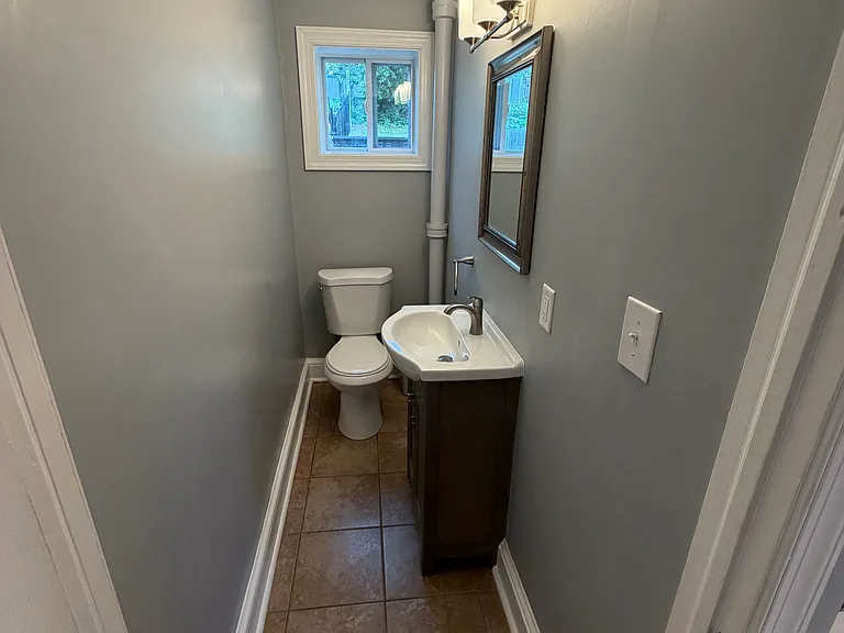 726 E Hector St — Photo 10