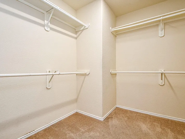 5327 Stonegate Dr — Photo 24