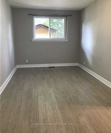 4th image of 42 Pender Cres
