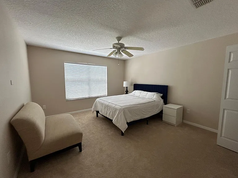 209 Strathmore Cir — Photo 29