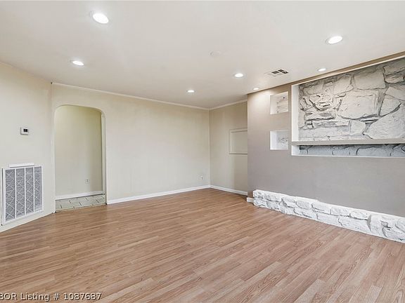 5th image of 3616 Blair Ave