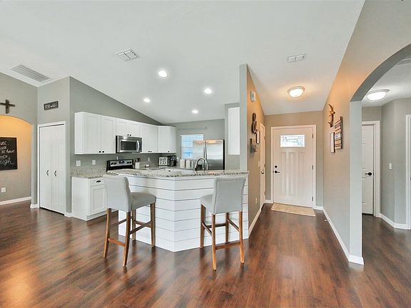 4th image of 5118 Shore Dr