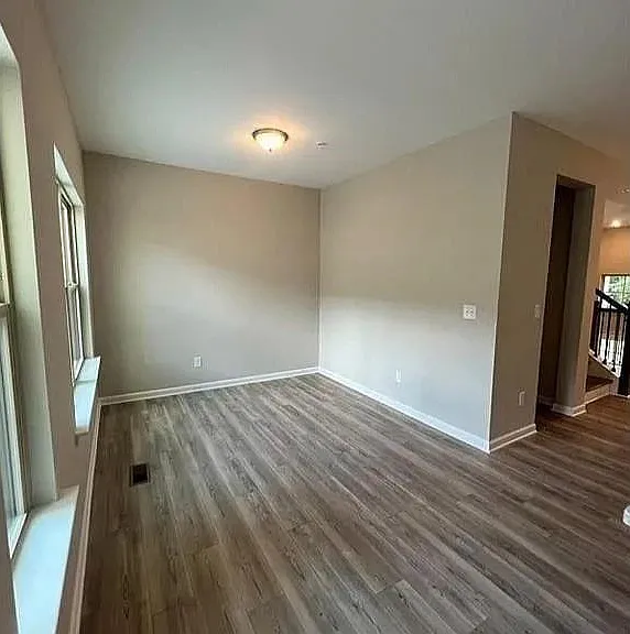 735 Brecklin Ln — Photo 23