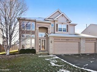 1667 Rosehall Ln, Elgin, IL 60123