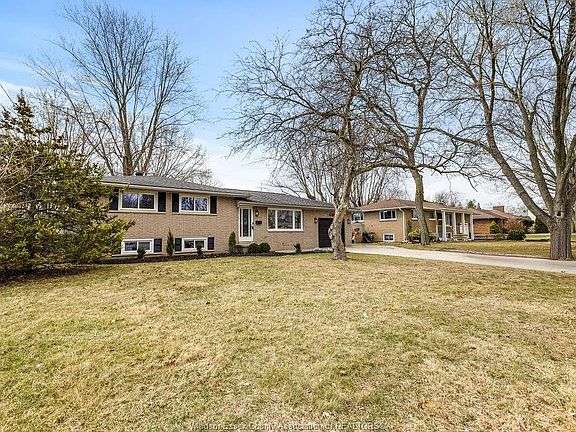 2nd image of 4385 Huron Church Line Rd