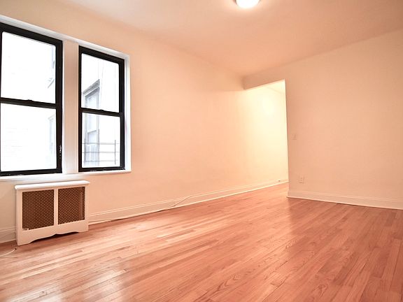 3rd image of 106 Fort Washington Ave APT 4J