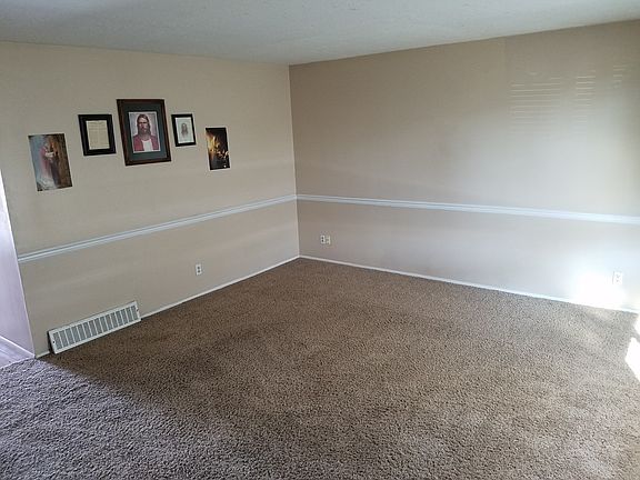 4th image of 5446 S Hugoton Dr