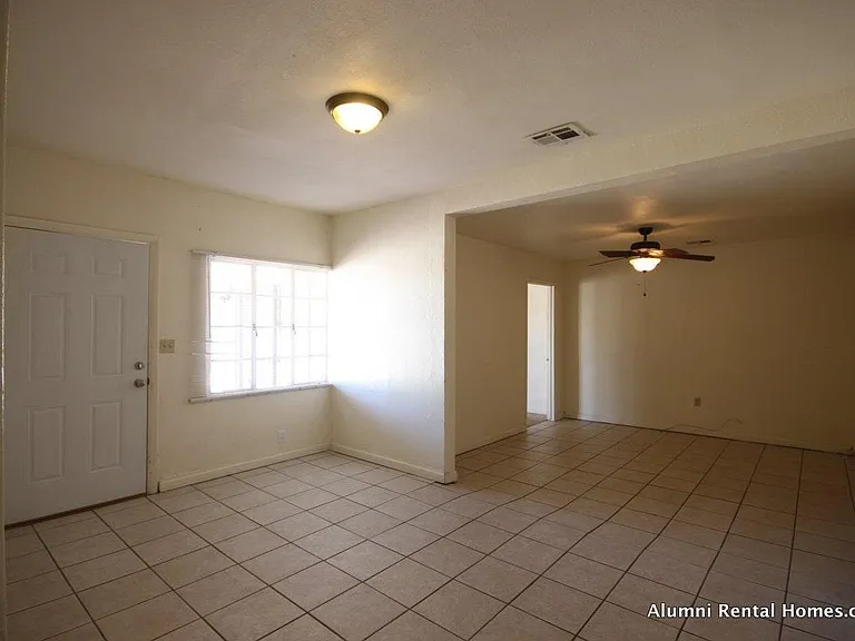 2425 N Mountain Ave #1 — Photo 9
