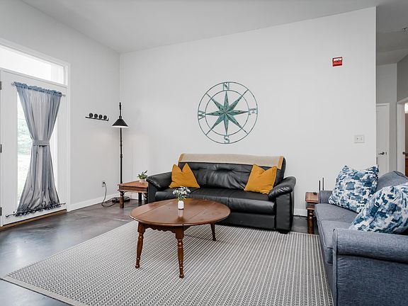3rd image of 863 Flynn St APT 102