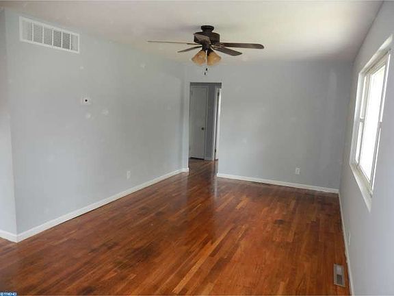 4th image of 39 Saint John Dr