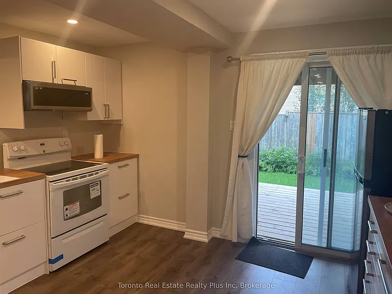 21 Nicholson Dr — Photo 7