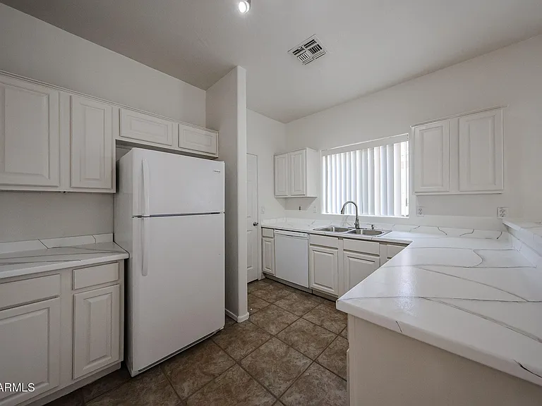 453 N 105th Pl — Photo 17