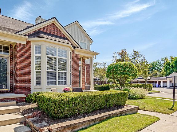 3rd image of 6105 Jasmine Dr