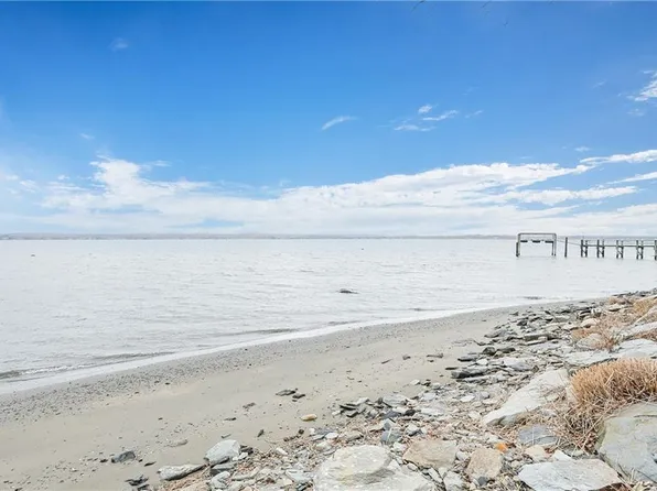 54 Oliver Hazard Perry Rd, Portsmouth, RI 02871