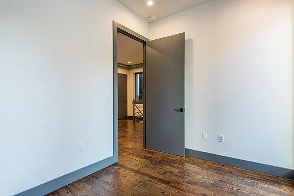 Rented by Nooklyn NYC LLC | media 41