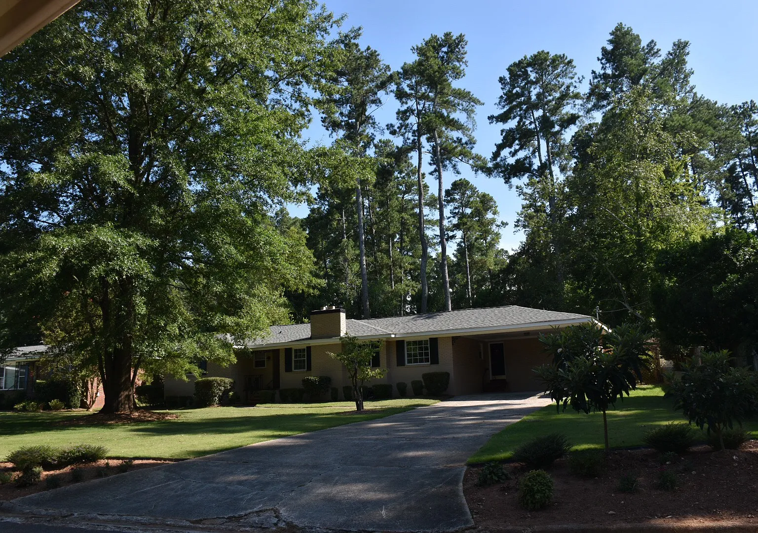 4 bed, 1999 sqft, $2,800 — Photo 1