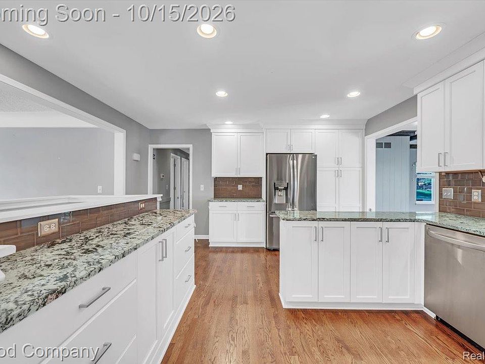 22831 Ulrich St, photo 25
