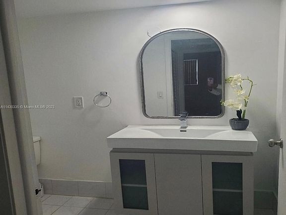 4th image of 8235 Lake Dr APT 108