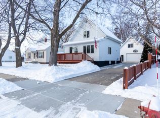 126 E Washington Ave, Hartford, WI 53027