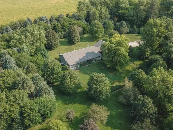 20163 225th St, Grundy Center, IA 50638