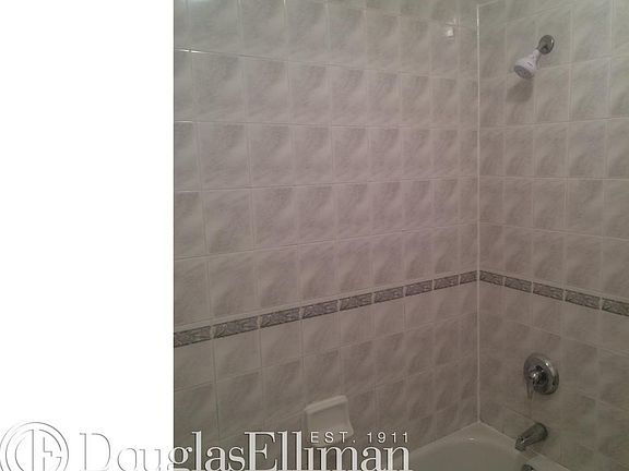5th image of 961 Eldert Ln #2