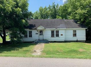 300 Smith Ave, Hohenwald, TN 38462