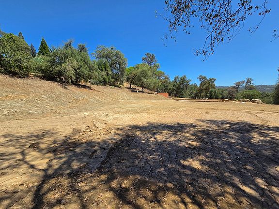 5th image of Lozanos Rd
