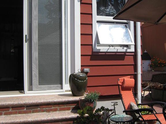 4th image of 82 Mathews Ave