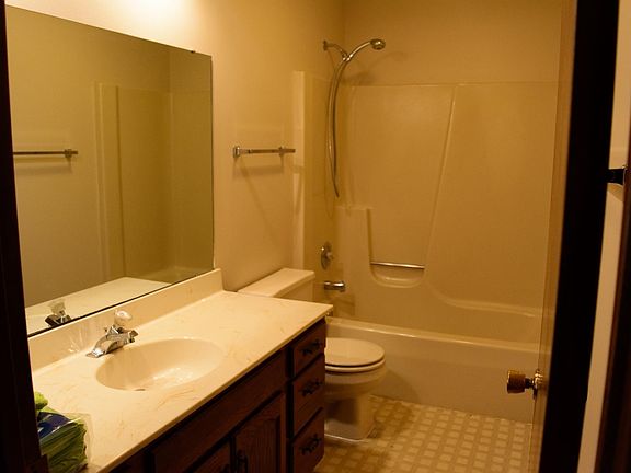 5th image of 5422 Midvale Dr #B