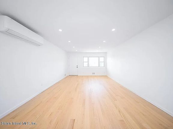 5th image of 63A Redgrave Ave