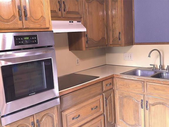 4th image of 131 Patricia Dr