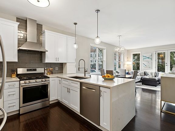 3rd image of 1048 W Lill Ave #1