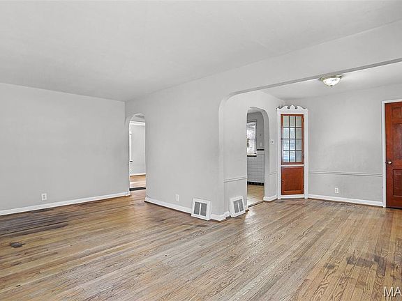 4th image of 8234 Airport Rd