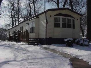 725 W Easy St, Pleasant Lake, IN 46779