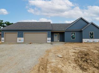 980 E Hawthorn Ln, Columbia City, IN 46725