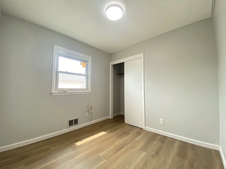 105 Burgher Ave #1R — Photo 11